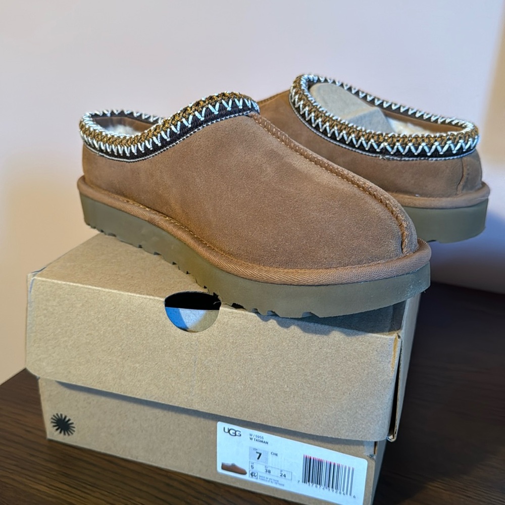 Ugg women Tasman plush slippers mule shoes brown New in Box!! NIB!!